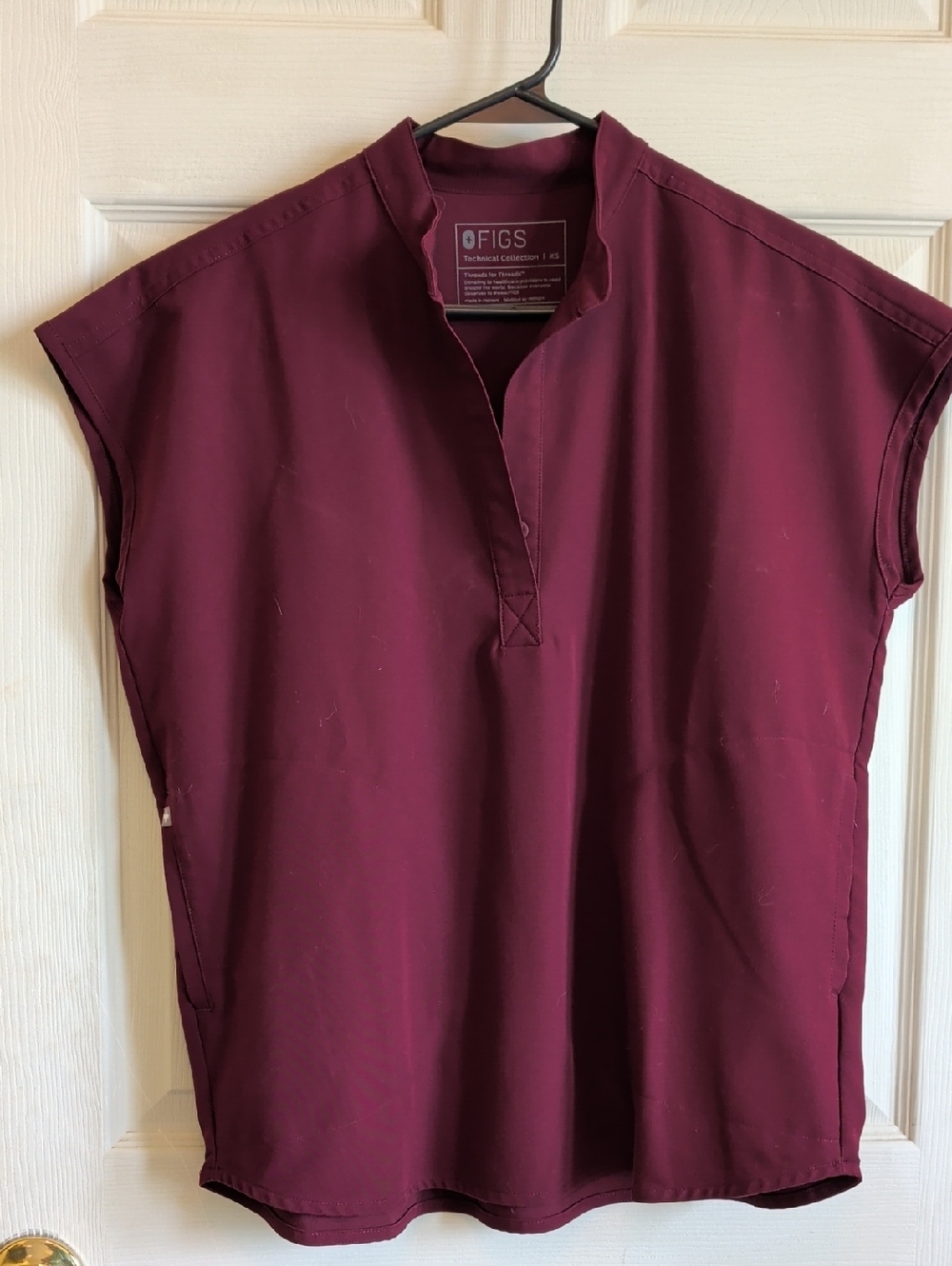 Figs Raphaela Scrub Top in Burgundy